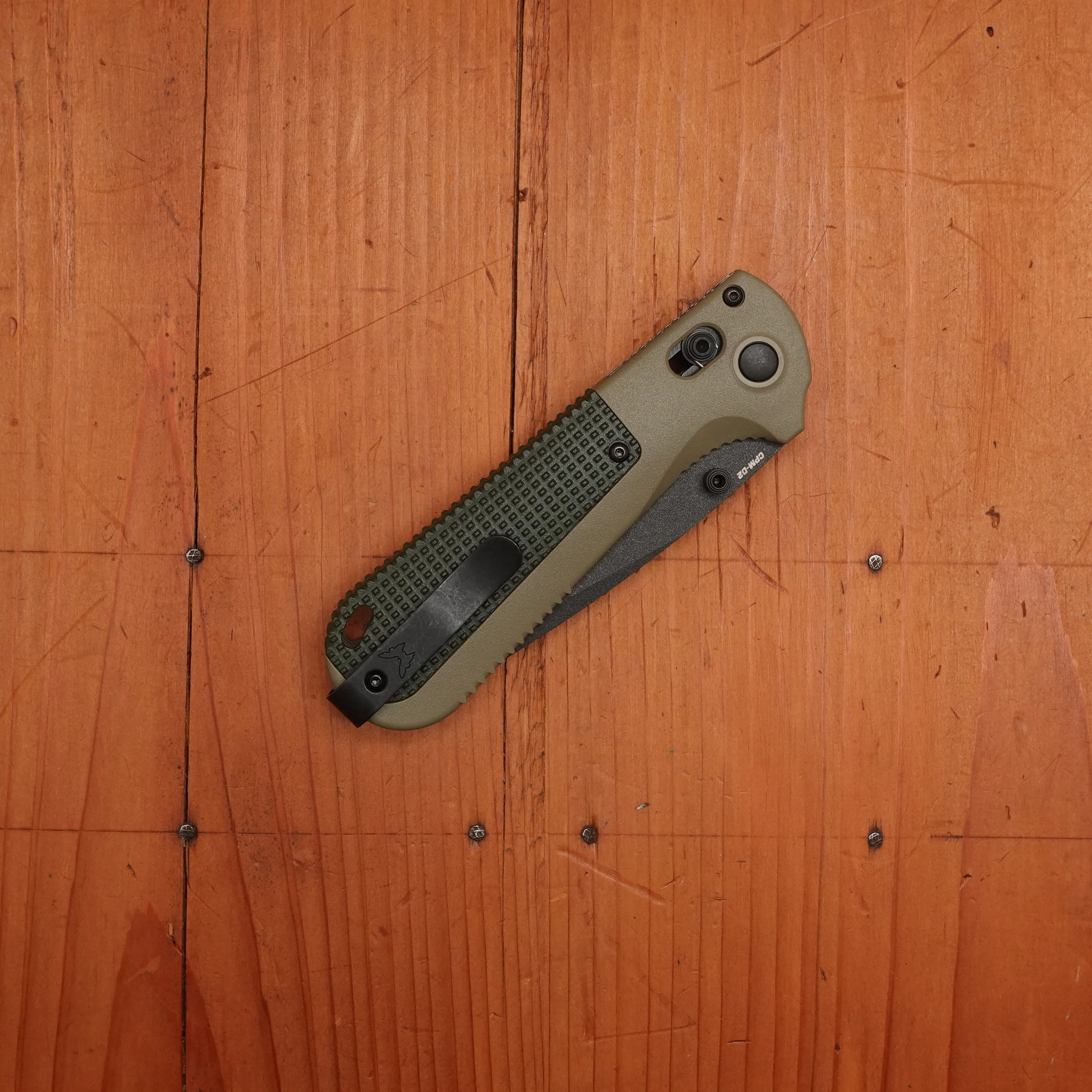 Benchmade 431SBK-1 Redoubt Serrated Reverse Tanto CPM-D2 AXIS Lock Ranger Green/Forest Grivory Handle