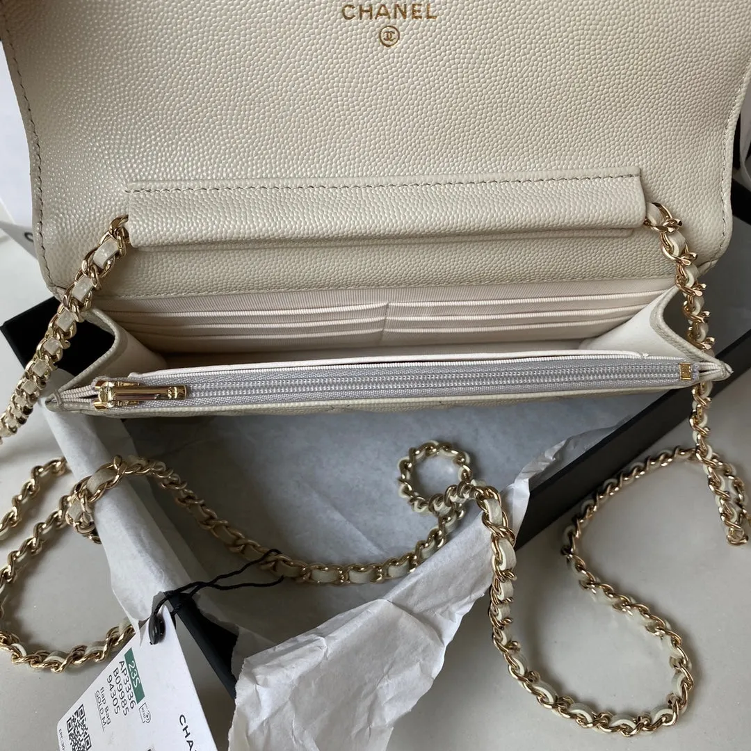 Chanel - Luxury Bag - CHL - 242
