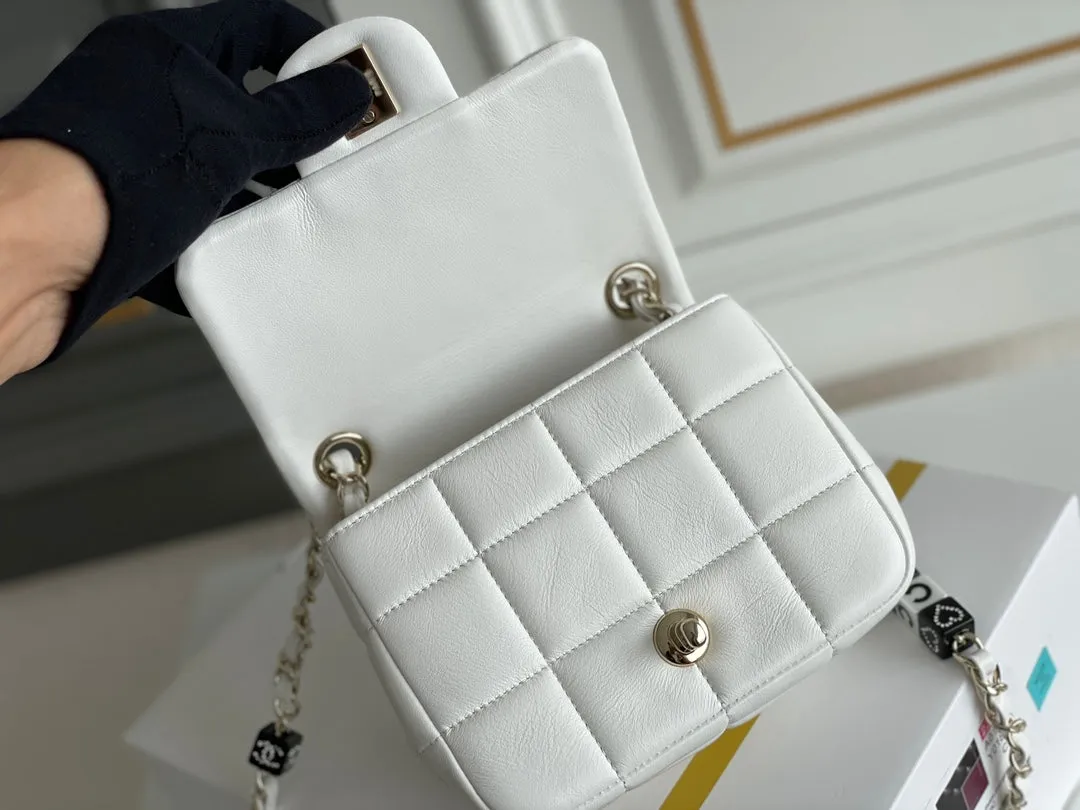 Chanel - Luxury Bag - CHL - 390