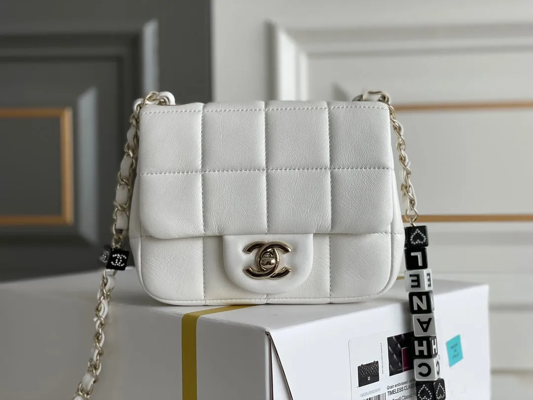 Chanel - Luxury Bag - CHL - 390