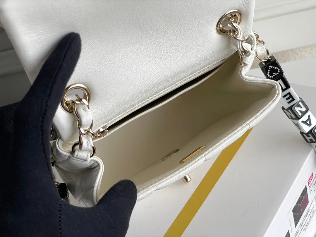 Chanel - Luxury Bag - CHL - 390