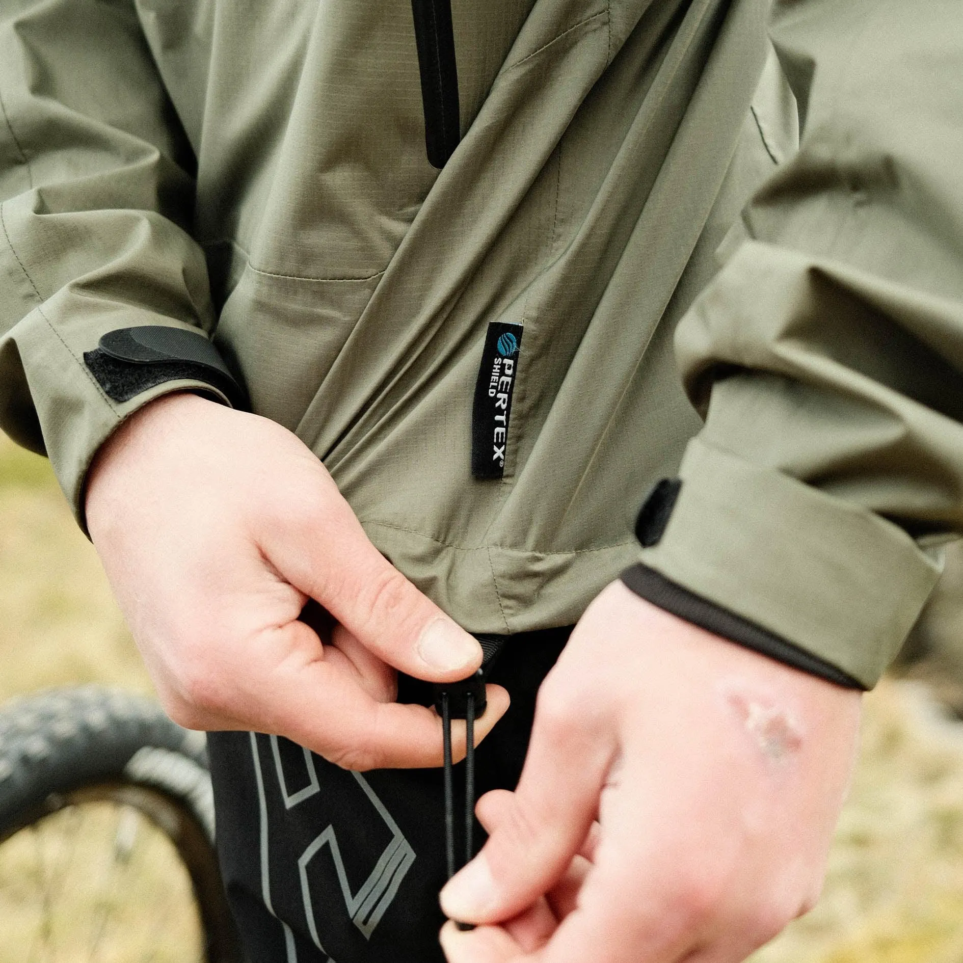 HYDRO 2.5L JACKET | Moss
